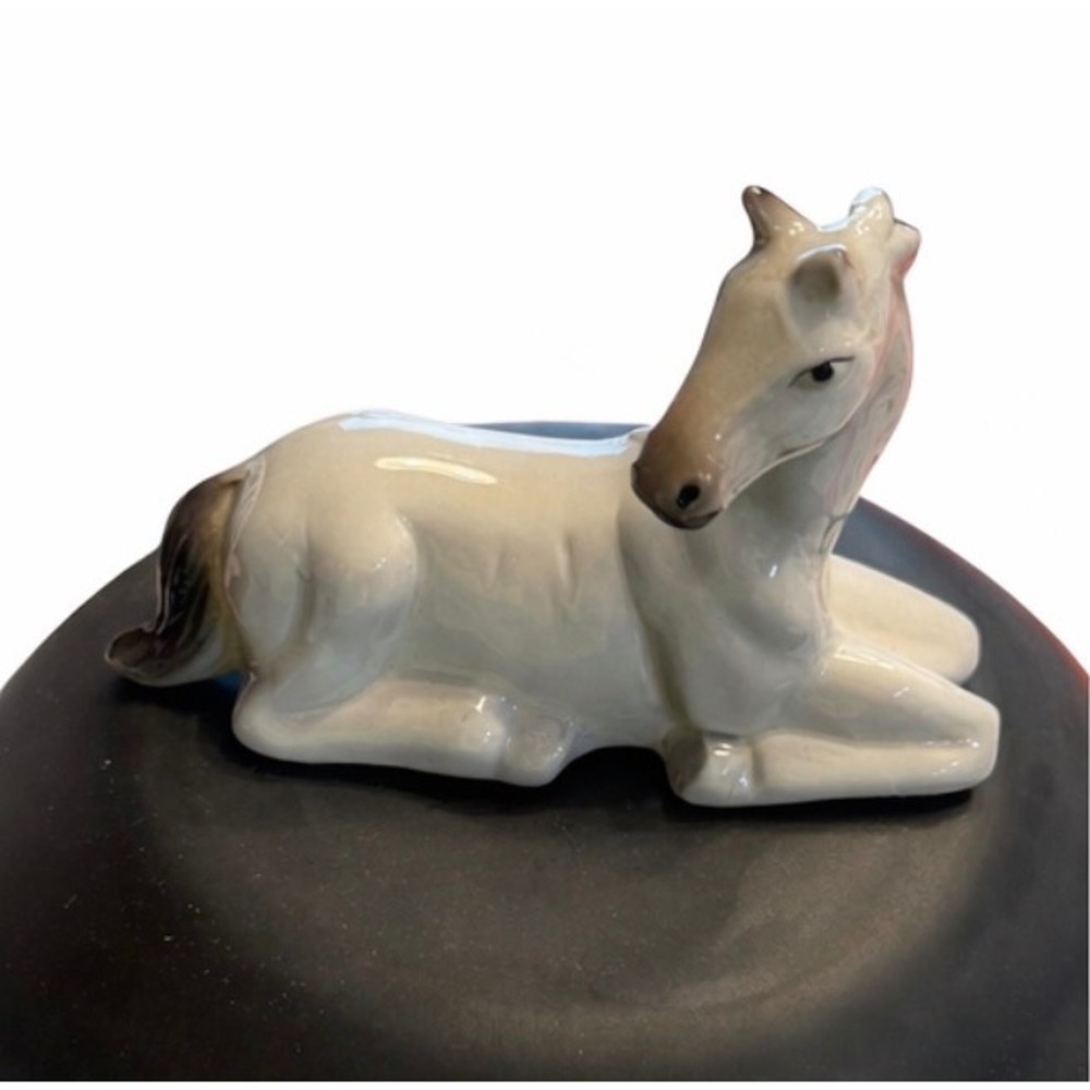 Vintage 1982 Enesco Porcelain Reclining White Horse Figurine Taiwan Collectible